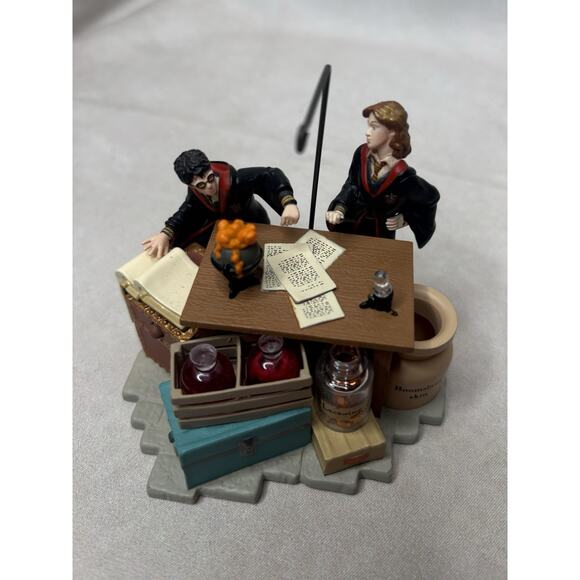 Harry Potter Hallmark Ornament Potion Class Scene 2007 Hogwarts Decor - Picture 3 of 8